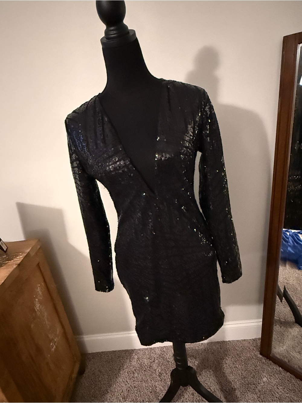 Black Sequin V-Neck Long Sleeve Dress
